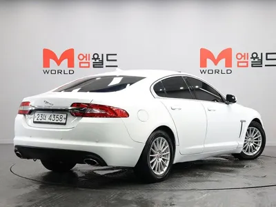 Jaguar XF 2013, 266762 км, за 2594.59 USD