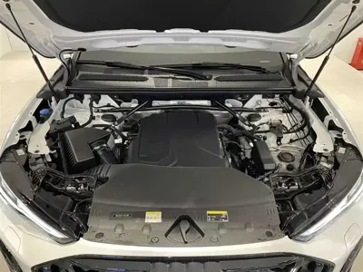 Audi Q5L 2026, 1700 км, за 50951.05 USD - фото 9