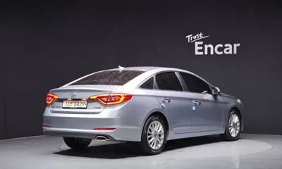 Hyundai Sonata 2015, 105076 км, за 5710.91 USD