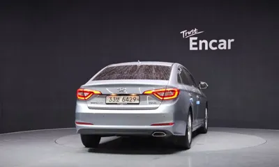 Hyundai Sonata 2015, 105076 км, за 5710.91 USD