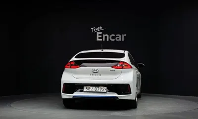 Hyundai Ioniq 2016, 153540 км, за 6120.98 USD