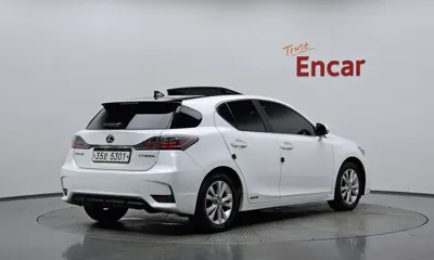 Lexus CT200h 2014, 136172 км, за 8074.04 USD