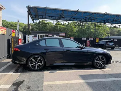 BMW 5-Series 2026, 9300 км, за 52005.44 USD - фото 6