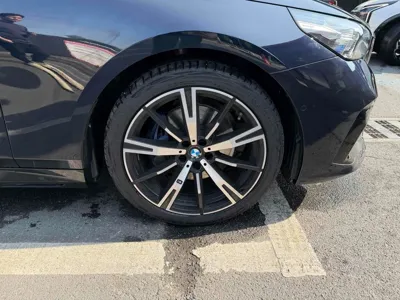 BMW 5-Series 2026, 9300 км, за 52005.44 USD - фото 8