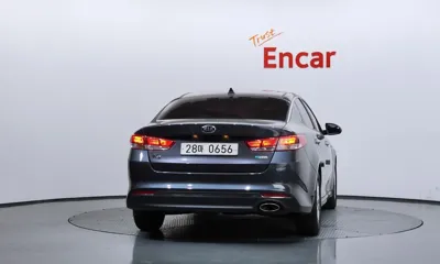 Kia K5 2016, 102766 км, за 5185.77 USD