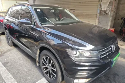 Volkswagen Tiguan L 2018, 42100 км, за 12522 USD - фото 12