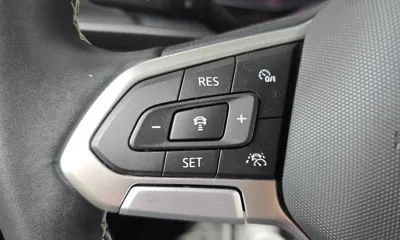 Volkswagen Jetta 2023, 25493 км, за 18508.74 USD - фото 33