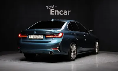 BMW 3-Series 2021, 81883 км, за 15827.8 USD