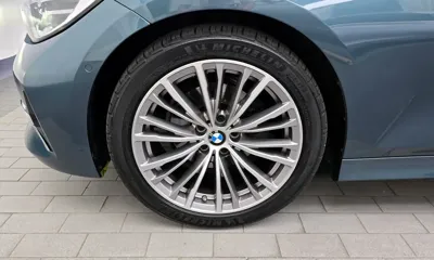 BMW 3-Series 2021, 81883 км, за 15827.8 USD