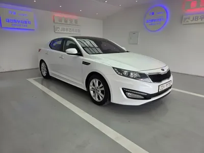 Kia K5 2011, 135210 км, за 2756.99 USD