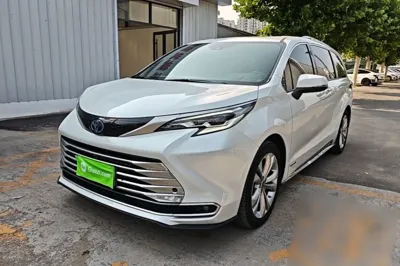 Toyota Sienna · 2021 год