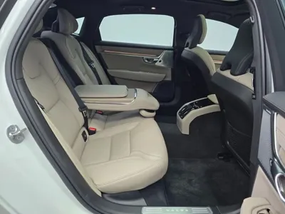 Volvo S90 2026, 756 км, за 38436.5 USD - фото 11