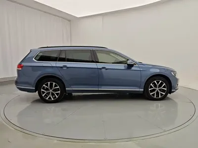 Volkswagen Viloran 2018, 93000 км, за 11315.91 USD