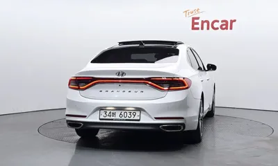 Hyundai Grandeur 2018, 56347 км, за 12676.33 USD