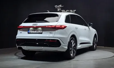 Audi Q5 2025, 22372 км, за 49625.84 USD