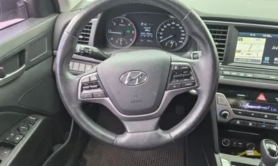 Hyundai Avante 2016, 70238 км, за 5863.2 USD
