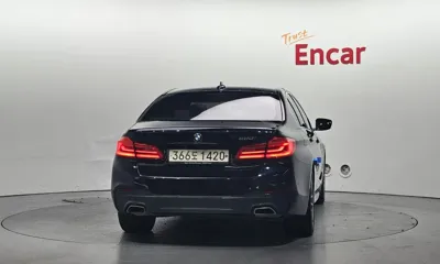 BMW 5-Series 2018, 83409 км, за 16372.24 USD