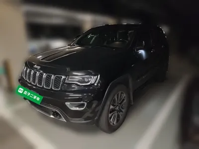 Jeep Grand Cherokee · 2017 год