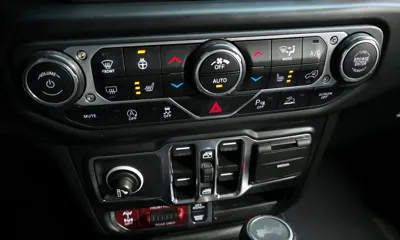 Jeep Wrangler 2022, 36322 км, за 31463.47 USD - фото 16