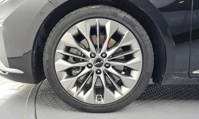 Kia K8 2022, 72707 км, за 16272.7 USD