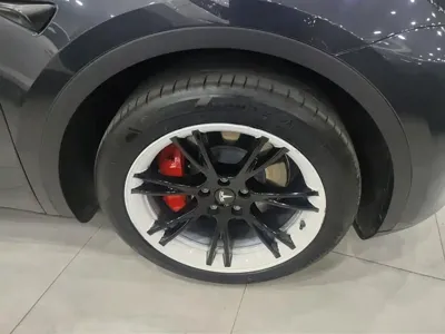 Tesla Model Y 2025, 32000 км, за 33622.07 USD - фото 6