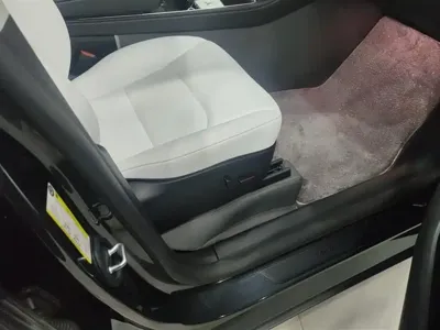 Tesla Model Y 2025, 32000 км, за 33622.07 USD - фото 8