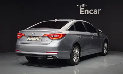 Hyundai Sonata 2016, 82696 км, за 5710.91 USD