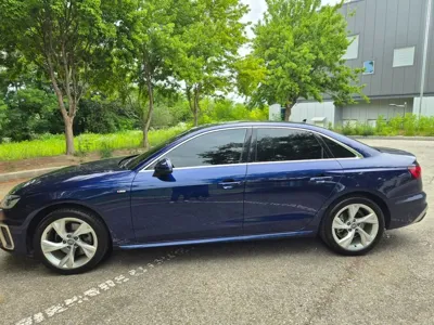 Audi A4 2021, 56000 км, за 18178.23 USD