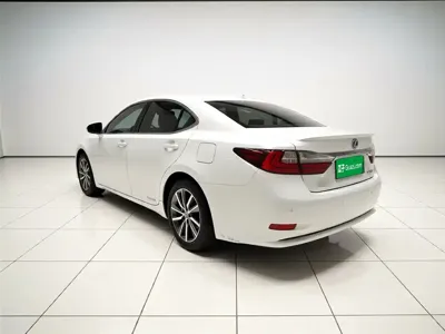 Lexus ES 2016, 98400 км, за 15464.83 USD