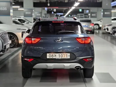 Kia Stonic 2018, 116769 км, за 4551.67 USD