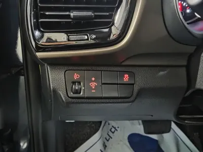 Kia Stonic 2018, 116769 км, за 4551.67 USD - фото 13