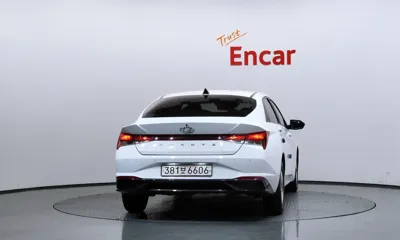 Hyundai Avante 2021, 142842 км, за 7481.93 USD