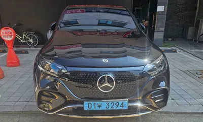 Mercedes-Benz EQE · 2023 год