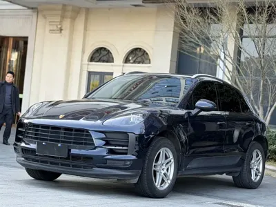 Porsche Macan · 2015 год