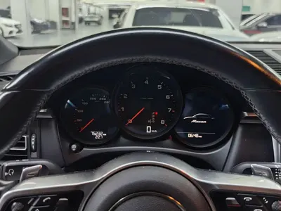 Porsche Macan 2015, 75000 км, за 13708.1 USD