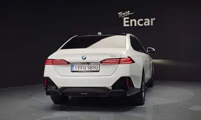 BMW 5-Series 2025, 17994 км, за 39329.12 USD