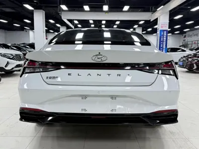Hyundai Elantra 2023, 11000 км, за 13654.83 USD