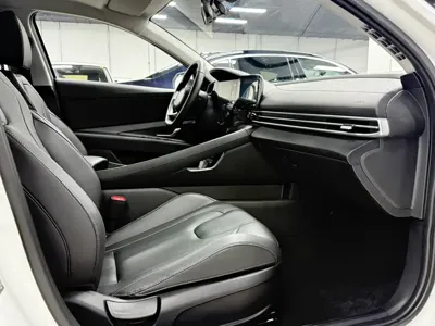 Hyundai Elantra 2023, 11000 км, за 13654.83 USD - фото 18