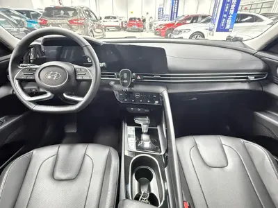 Hyundai Elantra 2023, 11000 км, за 13654.83 USD - фото 19