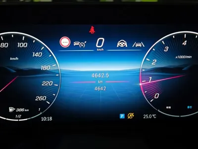 Mercedes-Benz E-Class 2026, 4900 км, за 65609.82 USD - фото 7