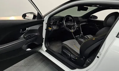Hyundai Veloster 2019, 119987 км, за 6958.12 USD - фото 10