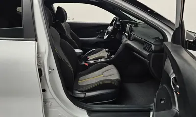 Hyundai Veloster 2019, 119987 км, за 6958.12 USD - фото 11