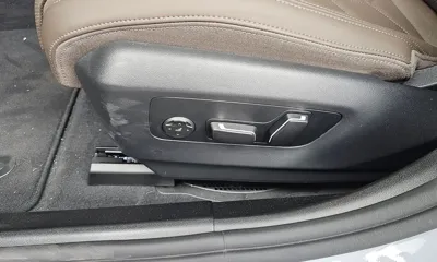 BMW 5-Series 2025, 5702 км, за 47470.19 USD - фото 30
