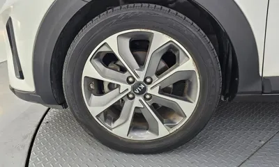 Kia Stonic 2020, 68649 км, за 8855.89 USD