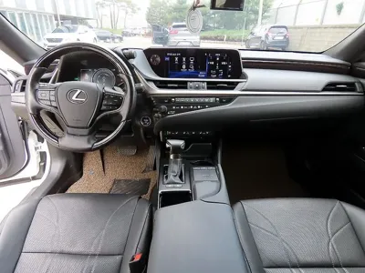 Lexus ES 2020, 66634 км, за 22768.69 USD - фото 7