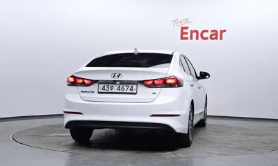 Hyundai Avante 2018, 160590 км, за 5616.12 USD