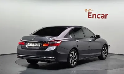 Honda Accord 2017, 70296 км, за 8054.34 USD