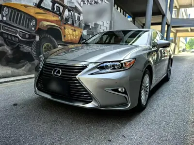 Lexus ES 2017, 108100 км, за 17843.35 USD