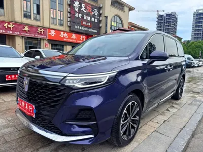 Roewe iMAX8 · 2022 год