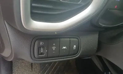 Hyundai Venue 2020, 41399 км, за 8382.57 USD